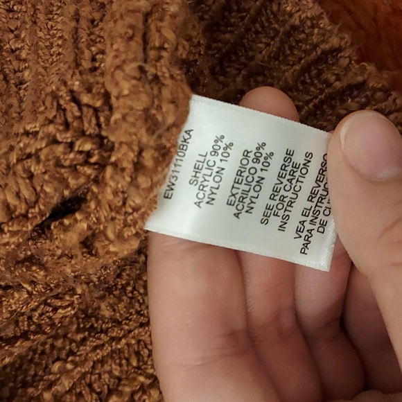 Altar'd State Cropped Sweater - Picture 7 of 7